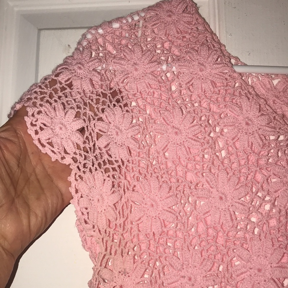 Women’s Crocheted Floral Lace Top - Picture 3 of 5